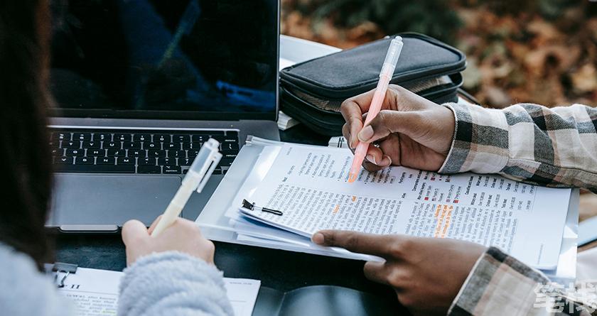 笔栈降AI率,笔栈降AI官网,笔栈降AIGC率,笔栈论文查重系统
