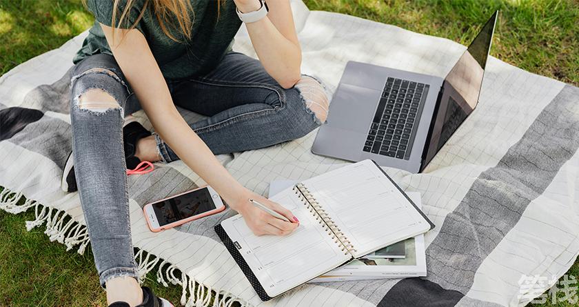 笔栈降AI率,笔栈降AI官网,笔栈降AIGC率,笔栈论文查重系统
