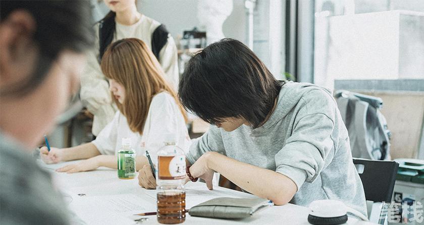 笔栈降AI率,笔栈降AI官网,笔栈降AIGC率,笔栈论文查重系统
